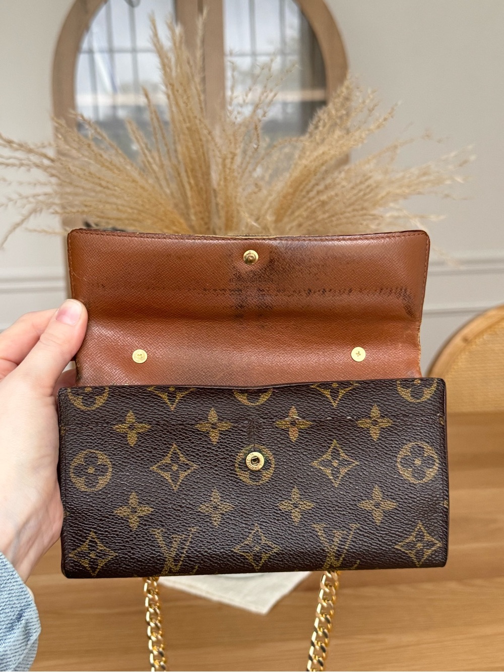 ✅AUTHENTIC✅LOUIS VUITTON WALLET ON A CHAIN - Picture 7 of 15